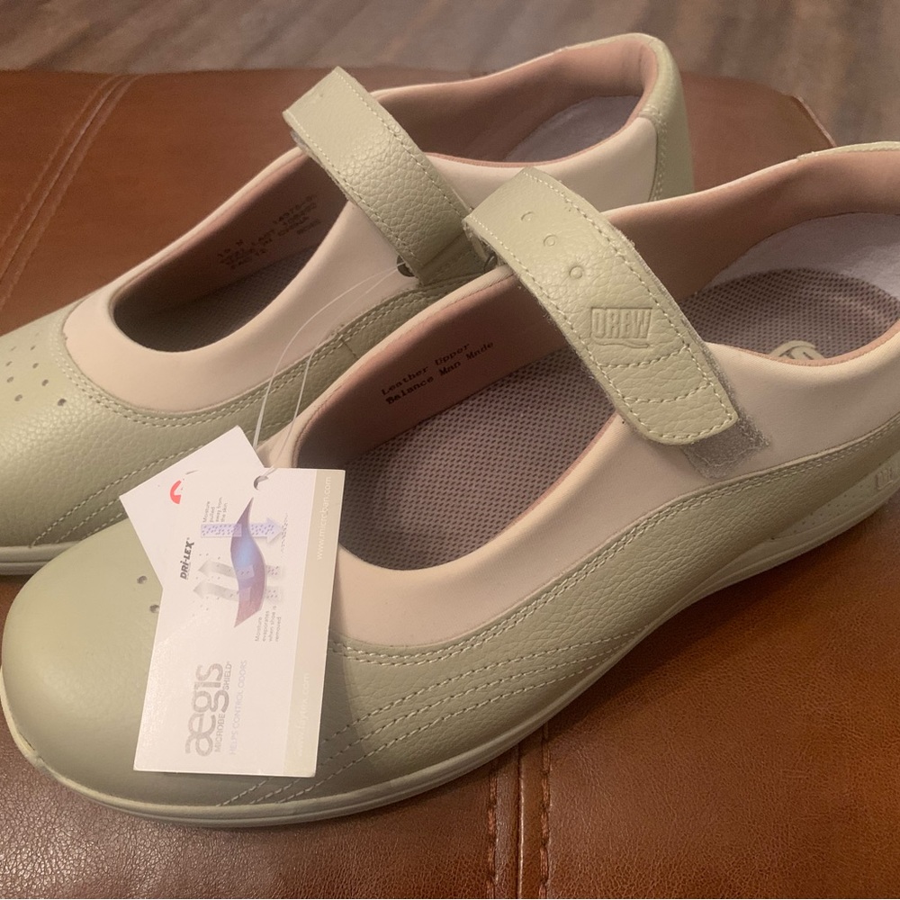 Drew Rosemary Jane Flats 10N
